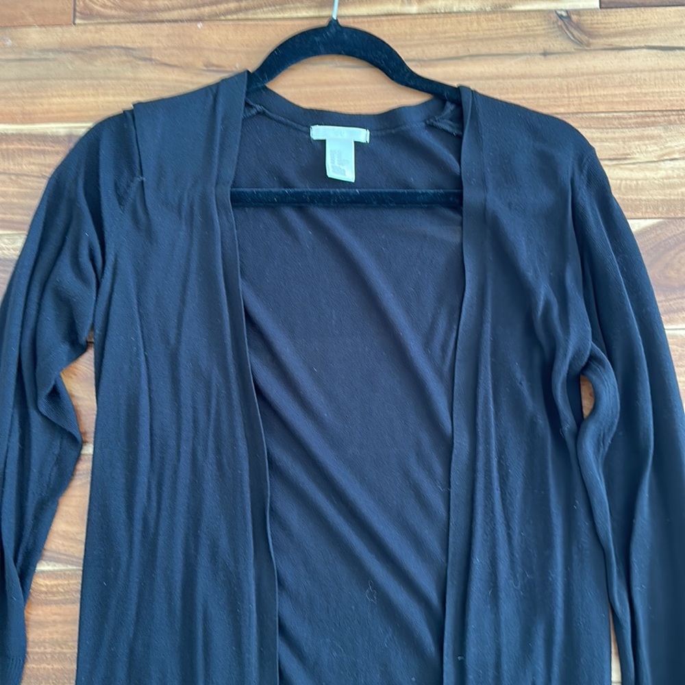 Long buttonless cardigan